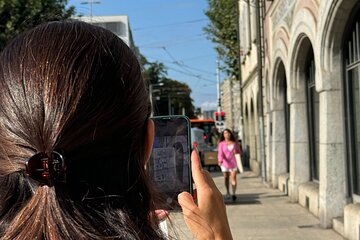 Visit Carouge With A Historical Track Game on Smartphone