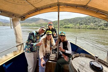 DOURO VALLEY: Premium Wine Tour, Lunch at Winery & Private Cruise