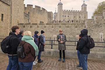 Medieval History Walking Tour from The Tower of London