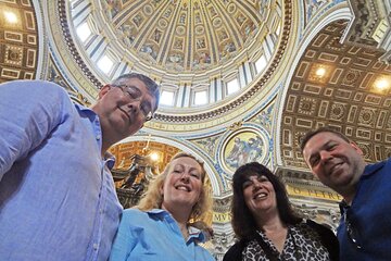 Saint Peter's Vatican Basilica and Popes Tombs Skip-the-line Tour