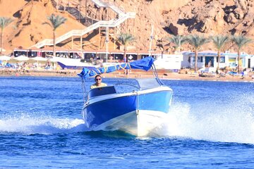 Private 1 Hour Speedboat Cruise Along the Coast – Sharm El Sheikh