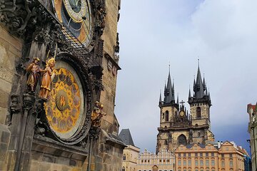 Prague easy walking tour: current life & Slivovitz museum visit