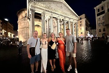 Rome by Night Walking tour Including Piazza Navona Pantheon and Trevi Fountain
