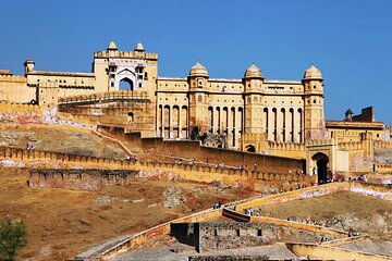 Private Day Tour of Jaipur with a Guide and Including Lunch
