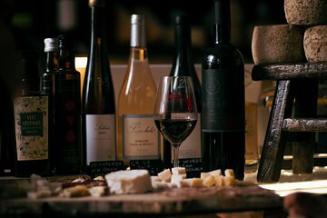 Paris: Notre Dame Gourmet Food & Wine Tour by a Culinary School