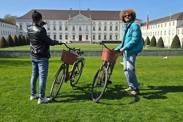 Berlin : The best bike tour with a Berlin guide and insider tips