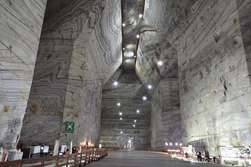 Huge Salt Mine, Lunch at Wine Cellar and Dracula's Tomb