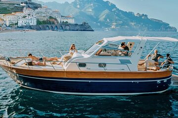Amalfi Coast Sunset Cruise on the Elegant Apreamare 10