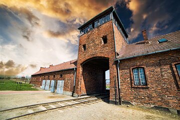 Day Tour to Auschwitz Birkenau Museum with Transportation