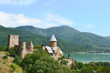 Guided Mountain and Monasteries Tour in Georgia