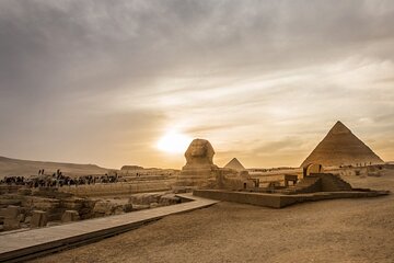 Private Trip to Cairo Pyramids, Museum, Sphinx & Lunch - Hurghada
