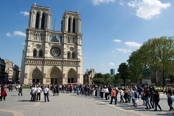 Paris: Private Walking Tour of 3 hours