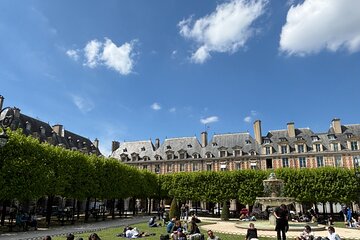Visit and Discover Paris Le Marais 