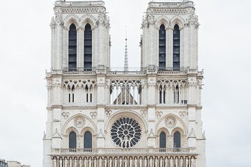 Notre Dame Outside Guided Tour for Kids 