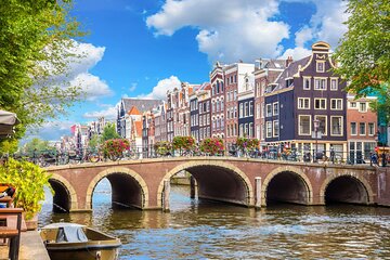 Private Door to Door Transfer in Amsterdam 
