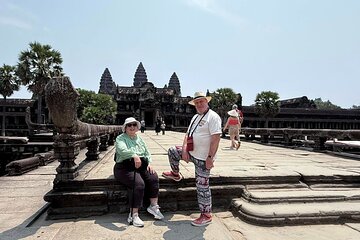 Stunning Memoires of an Angkor Era by Professional Guide 
