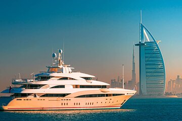 Dubai Exclusive Super Yacht Sunset Tour With Dinner