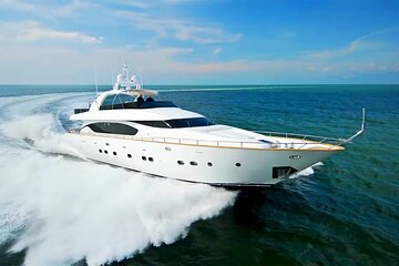 Dubai: Xclusive Yacht Morning Tour With Breakfast