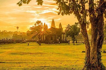 Sunrise Angkor Wat Temple Half Day Tour (Join-In) by Minivan