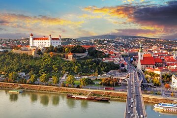 Vienna-Budapest One-Way Sightseeing Transfer