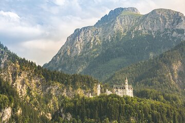 For Small-Groups: Private Neuschwanstein, Skip The Line & Meal