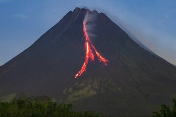 Yogyakarta: Borobudur-Prambanan and Enjoy Volcano Lava Night Show