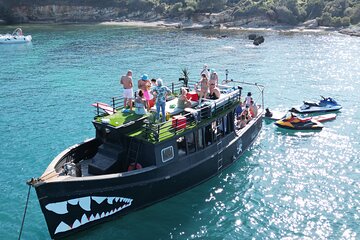 Discovery of the Lerin Islands by Pirate Ship