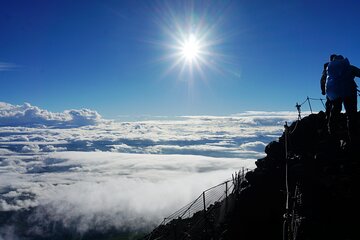 2-days Mt.Fuji Climbing Tokyo Tour with English Guide 