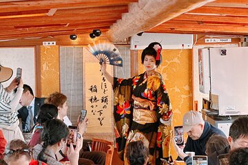 Tokyo Bay Yakatabune Cruise with Traditional JapaneseShow Drinks