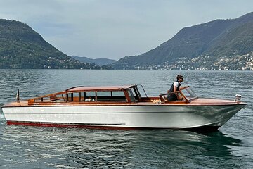 1 H to 4 H Private Bout Tour on Wodden Venetian taxi Boat 6 pax 