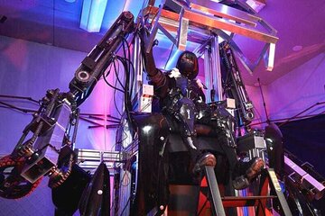 Giant Robot Boarding and Piloting Experience in Tokyo