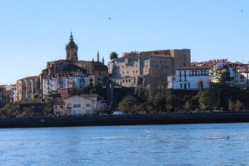 Discover Hondarribia from the Sea with Audio Guide 