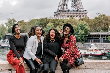 Paris - Private Group Photoshoot with a Local Photographer