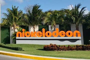 Transfer Airport to Hotel Nickelodeon from 1 to 8 persons