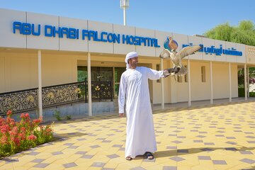 Sheikh Zayed Mosque and Falcon Hospital Tour in Abu Dhabi