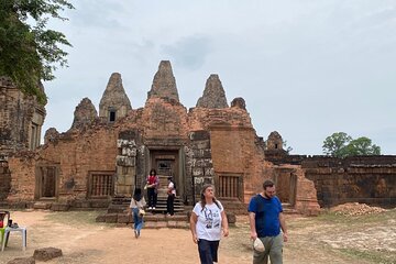 Private Banteay Srei and Roluos Group Temple Tour