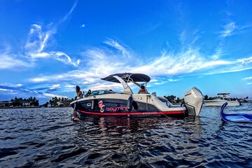 1 Hour Private Boat Tour in Fort Lauderdale Up to 12 people