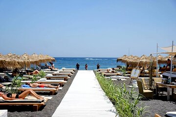 Roundtrip Transfers to Black Sand Beach from Your Santorini Hotel