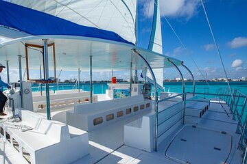 Isla Mujeres Playa Norte Giant Catamaran from Cancun Non Drowsy