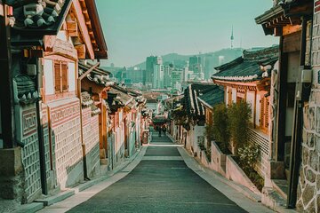 Seoul Day Tour: Gyeongbokgung Palace, Bukchon, Gwangjang Market