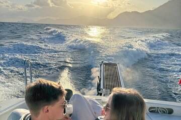Private sunset tour by boat