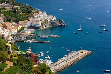 Amalfi Coast Small Group Cruise with stop at the Emerald Grotto 