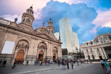 Contrasts of Historic Santiago and Cerro Santa Lucía Walking Tour
