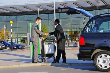 private Airport Transfer from any destination in Cairo or Giza 