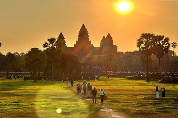 Sunrise Angkor Wat Temple Half Day Tour (Join-In tour)