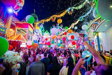 Carnival Entertainment and Dinner Experience in Phuket