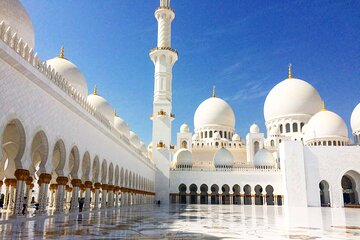 Abu Dhabi Sightseeing Tour with English-Speaking Guide 