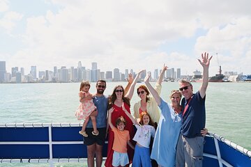 Miami Boat Tour of Celebrity Homes & Miami River Skyline 360 View