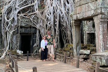 Angkor Wat Full Day Shared Tour with Guide