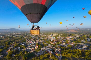Balloon Flight with Tour and Entrance to Teotihucan